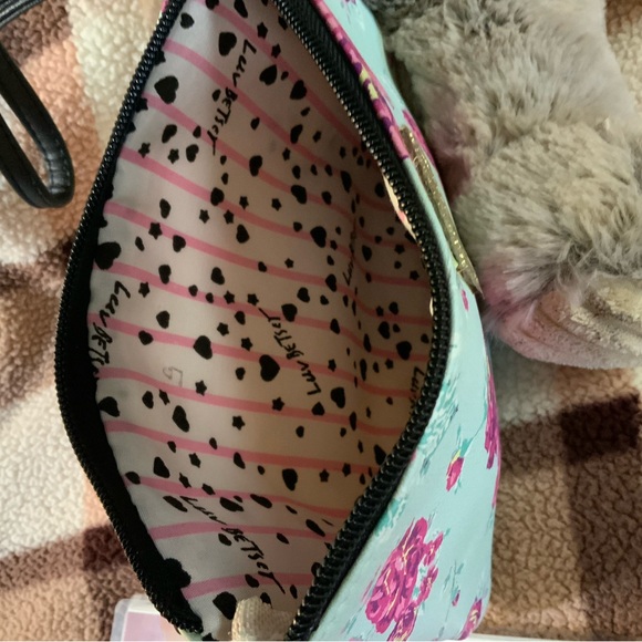 Betsey Johnson Floral Crossbody/Wristlet Bag - Picture 5 of 6